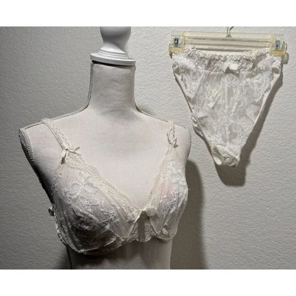 Vintage 90s Victoria's Secret Second Skin High Cut Brief Panties L Bra 36C White - Picture 5 of 15